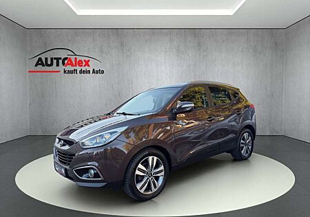 Hyundai ix35 gebraucht kaufen Hyundai ix35 2.0 CRDi 4WD Automatik Fifa World Cup Gold Edition