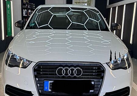 Audi A1 1.2 TFSI | 86 PS | Unfallfrei | AHK