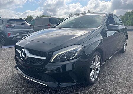 Mercedes-Benz A 180 A-Klasse A180 BlueEff ILS PDS Navi Leder Euro 6