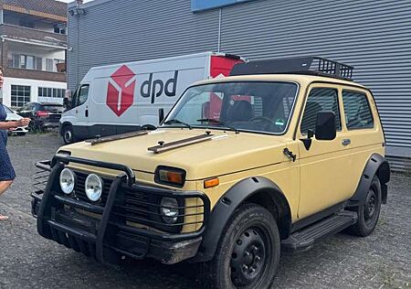 Lada Niva 4x4*Anhängerkupplung*Bodykit*Allrad*