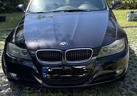 BMW 320d 320 DPF Touring Efficient Dynamics Edition