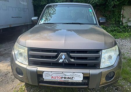 Mitsubishi Pajero 3.2 DI-D Inform