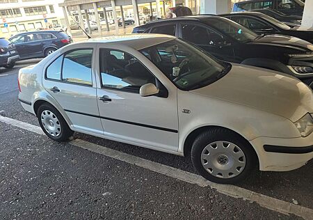 VW Bora Volkswagen 1.6 Trendline