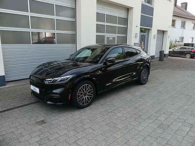 Ford Mustang Mach-E *AWD*360° Kamera*
