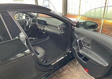 Mercedes-Benz CLA 200 d (118.612)