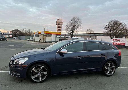 Volvo V60 D4 Geartronic RDesign