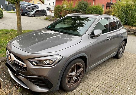 Mercedes-Benz GLA 200 7G-DCT AMG Line