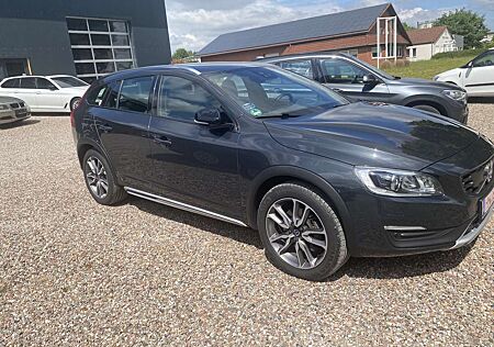 Volvo V60 CC V60 Cross Country Summum Leder+STANDHEIZUNG+Kamera+AHK