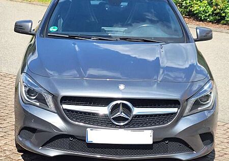 Mercedes-Benz CLA 180 7G-DCTUrban