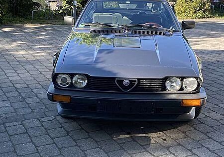 Alfa Romeo GTV V6 *** 1. Hand *** 3 Liter