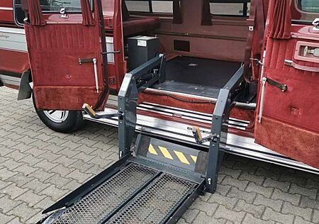Dodge RAM B250 Bus Challenger, mit el. Rollstuhlrampe