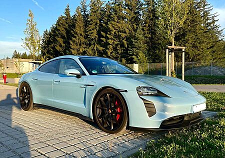 Porsche Taycan GTS Pano Hinterachslenkung InnoDrive