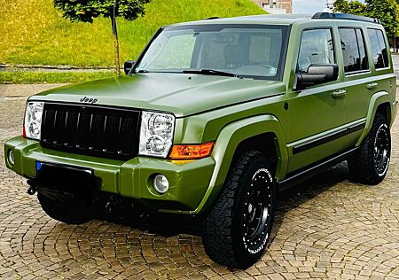 Jeep Commander 5.7 V8 HEMI Automatik Overland