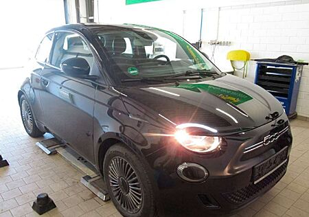 Fiat 500E Icon 3+1 42KWh Winterpaket - Kamera
