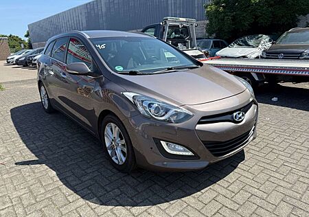 Hyundai i30 cw Trend,Klima,Navi,Kamera,Euro5b