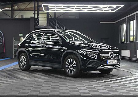 Mercedes-Benz GLA 200 DCT CAM / PDC /
