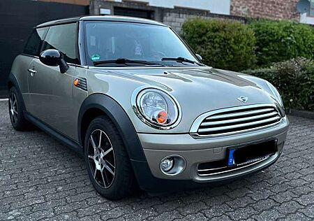 Mini Cooper gepflegt - Panorama CC MFL SHZ PDC