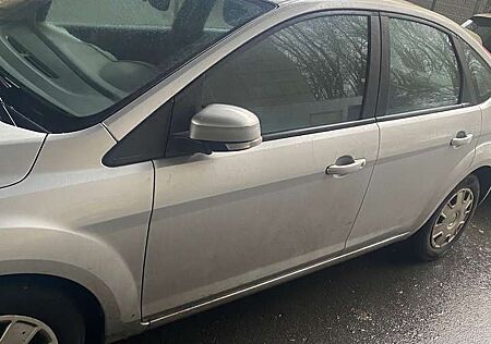 Ford Focus Fließheck 5-Türer 1.6 16V Aut. Style