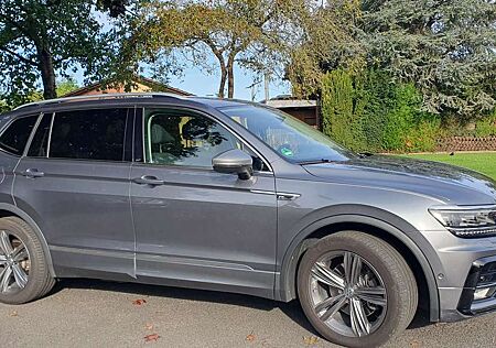 VW Tiguan Allspace Volkswagen Highline 4Motion R-Line