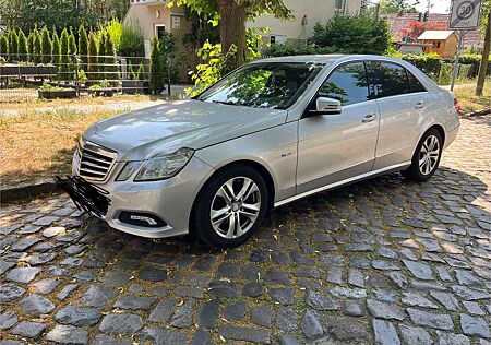 Mercedes-Benz E 200 CGI BlueEFFICIENCY Automatik Avantgarde