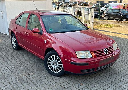 VW Bora Volkswagen 1.6 *GLASDACH*ALU*PDC*