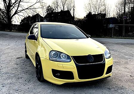 VW Golf GTI Volkswagen 2.0 DSG Pirelli