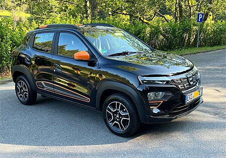 Dacia Spring Comfort Plus, Klimaanlage, Allwetter, NAVI