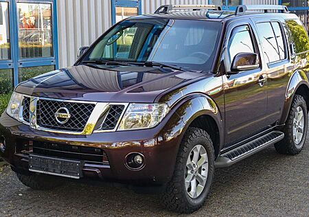 Nissan Pathfinder 2.5 dCi AUTOMATIK*7-SITZE*AHK*TEMPO*