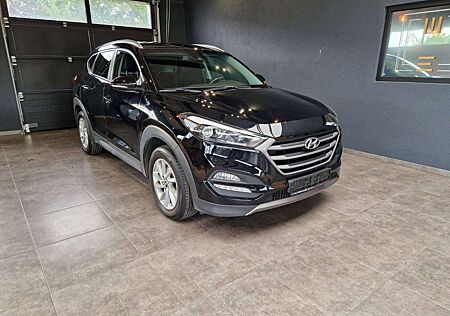 Hyundai Tucson Intro Edition 1,6TGDI 4WD*Navi*Xenon*