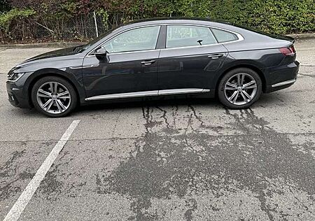 VW Arteon Volkswagen R-Line