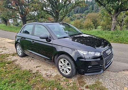 Audi A1 Attraction Automatik TDI 1.6