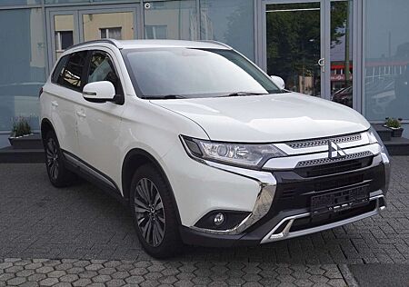 Mitsubishi Outlander Diamant Edition+ 2WD Automatik/Navi