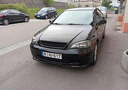 Opel Astra 1.8 16V Coupe