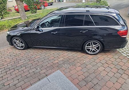 Mercedes-Benz E 220 T BT AMG AHK 9G-Tronic Comand