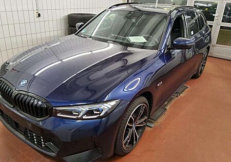 BMW 330 e TOURING M SPORT/SHADOW/19Z/ACC/HuD/PANO/KAM