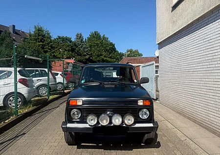Lada Taiga Basis 4x4 TÜV NEU* 2.HAND* AHK*TOP ZUSTAND