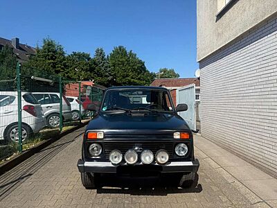 Lada Taiga Basis 4x4 TÜV NEU* 2.HAND* AHK*TOP ZUSTAND