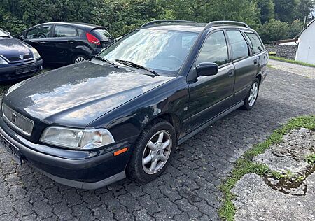 Volvo V40 1.8