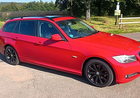 BMW 318i 318 Touring *PANO*PDC*KLIMA*8-fach-bereift*