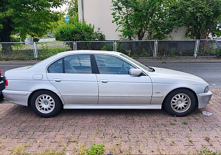 BMW 525i 525