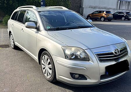Toyota Avensis 2.0 D-4D Combi Tüv Bis 2027
