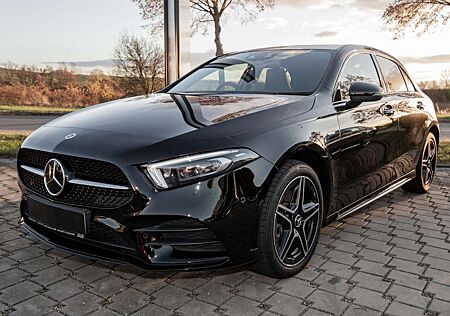 Mercedes-Benz A 250 e Kompaktlimousine AMG MBUX+RüKam+Pano+18