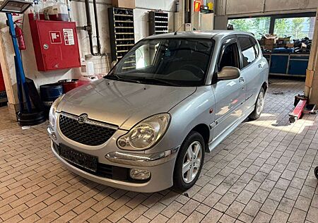 Daihatsu Sirion 1.0