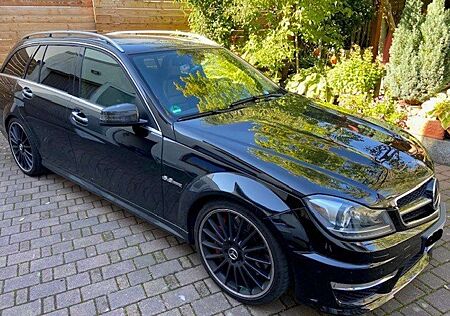 Mercedes-Benz C 63 AMG