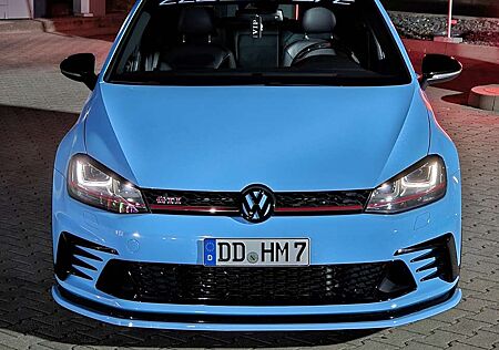 VW Golf GTI Volkswagen BlueMotion Technology DSG Clubsport