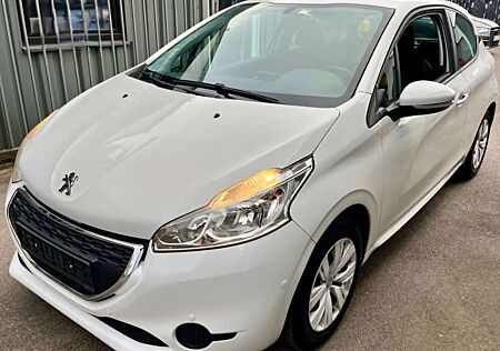 Peugeot 208 Sparsamer gepflegter - TÜV 11/2026