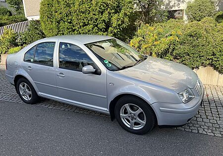 VW Bora Volkswagen 1.6 Automatik
