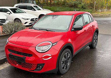 Fiat 600e RED LED 1Hand Garantie Finanzierung 2,99%