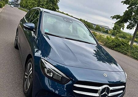 Mercedes-Benz B 200 7G-DCT Progressive-StHzg-MBUX-Garantie-LED-SHZ