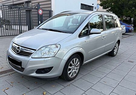 Opel Zafira B Edition 7 sitzt PDC Klima Navi Sitzhei